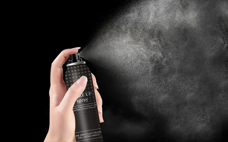 ​LA CONFIANZA DE NO DESMAQUILAR VIENE DEL SPRAY FIJADOR DE WILSON.